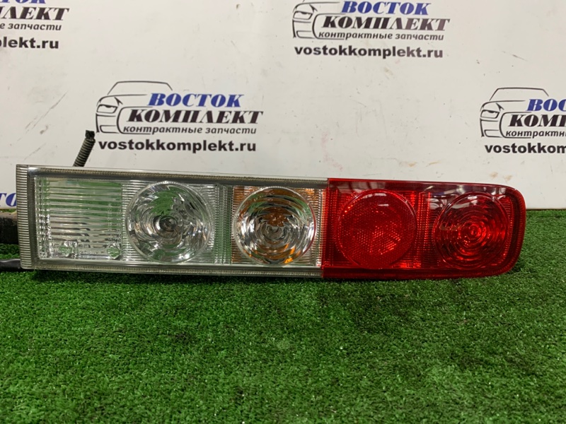 Фонарь стоп-сигнала Nissan Cube YZ11 прав
