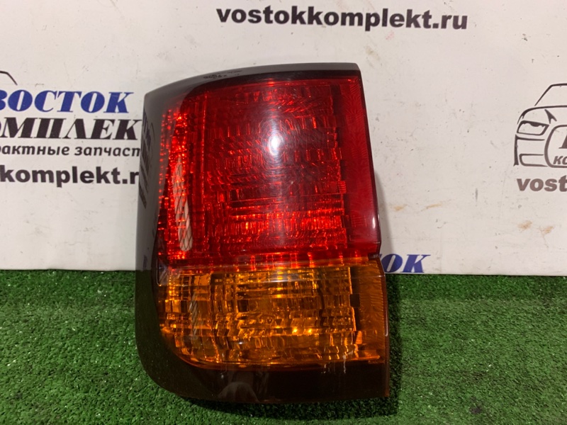 Фонарь стоп-сигнала Nissan Elgrand APWE50 прав