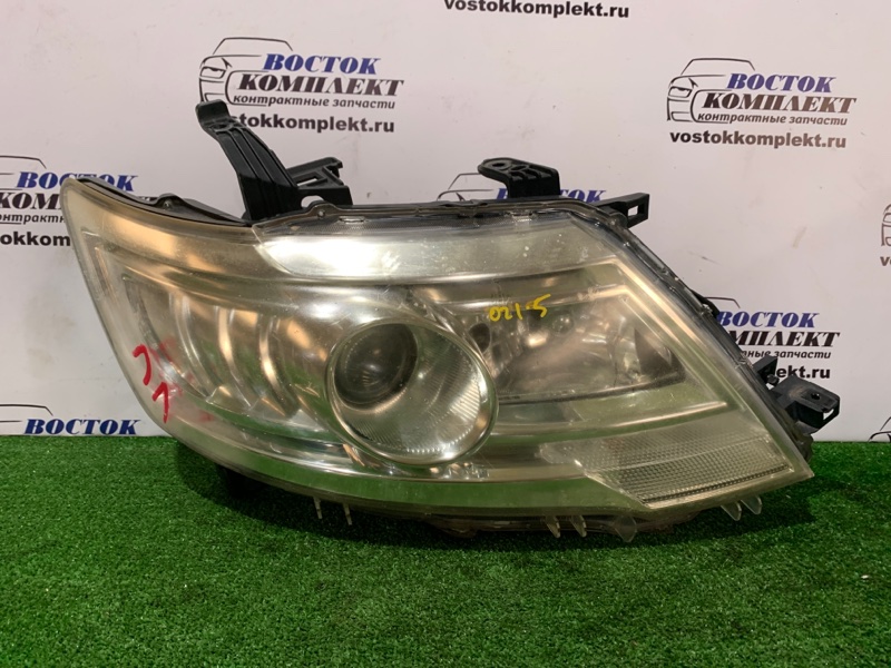 Фара Nissan Serena CC25 MR20DE перед прав