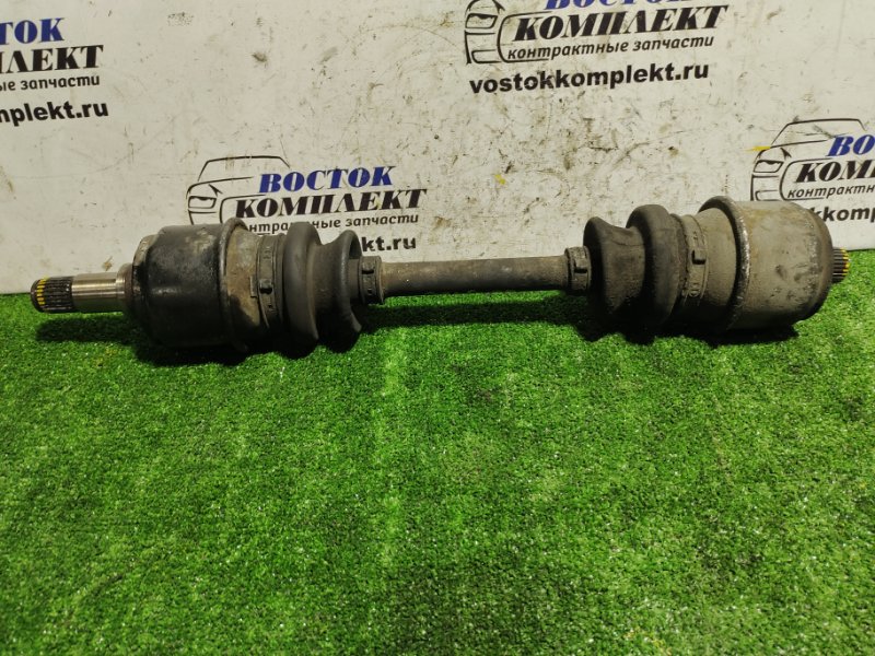 Привод Mercedes-Benz E230 1984 W123 102.980 зад прав