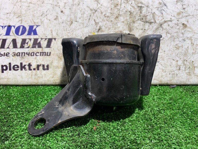 Подушка двигателя Toyota Voxy AZR60G 1AZ-FSE прав