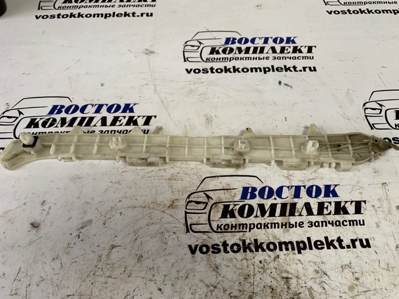 Клипса бампера Toyota Voxy ZRR75W 3ZR-FAE зад прав