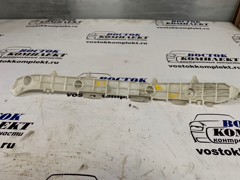 Клипса бампера Toyota Voxy ZRR75W 3ZR-FAE зад лев