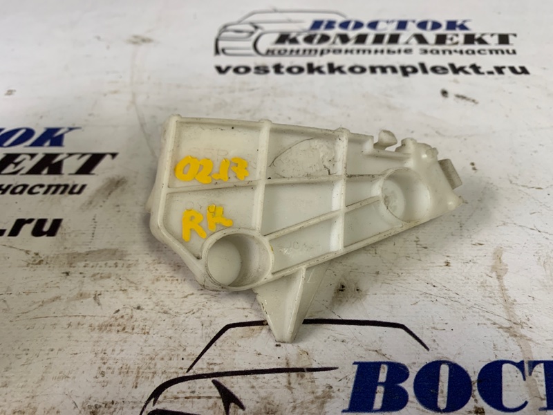 Клипса бампера Toyota Voxy ZRR75W 3ZR-FAE зад прав