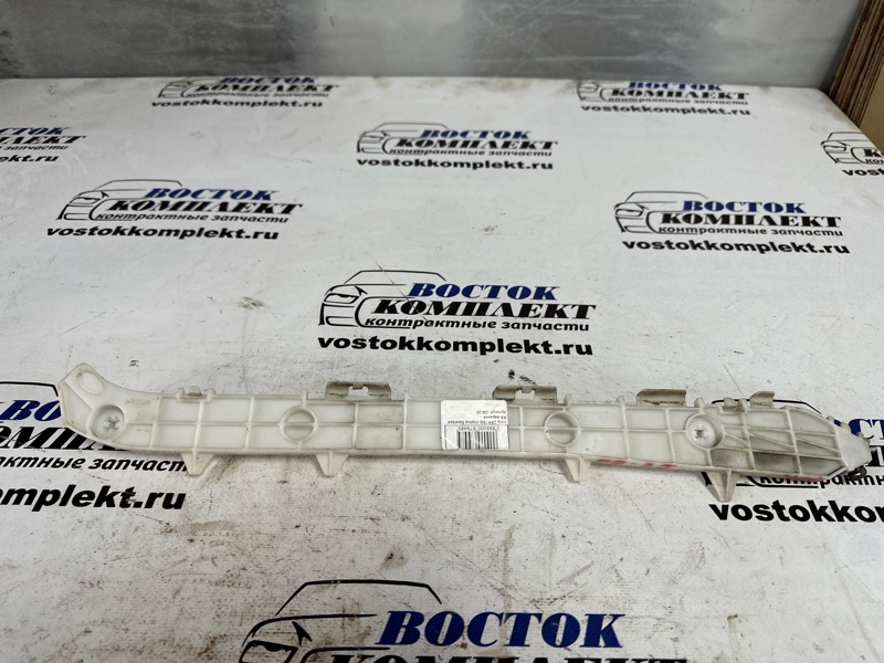 Клипса бампера Toyota Voxy ZRR70G 3ZR-FAE зад прав