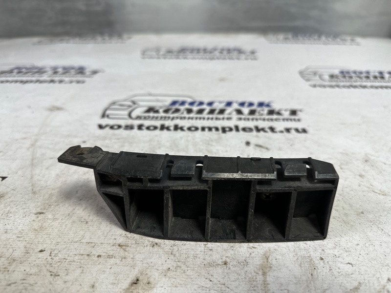 Клипса бампера Honda Fit Aria GD6 L13A перед прав