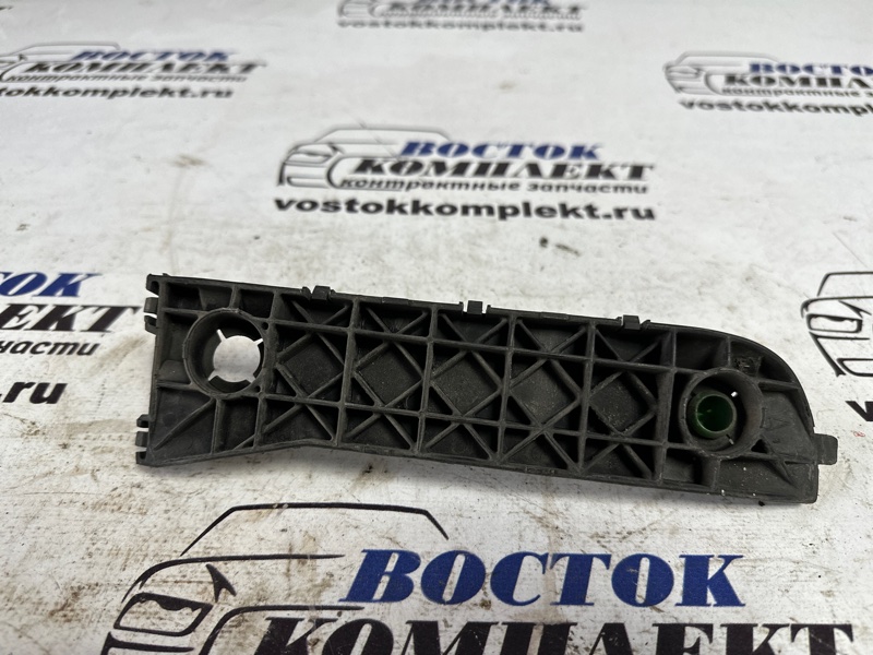 Клипса бампера Toyota Probox NCP51V 1NZ-FE зад прав