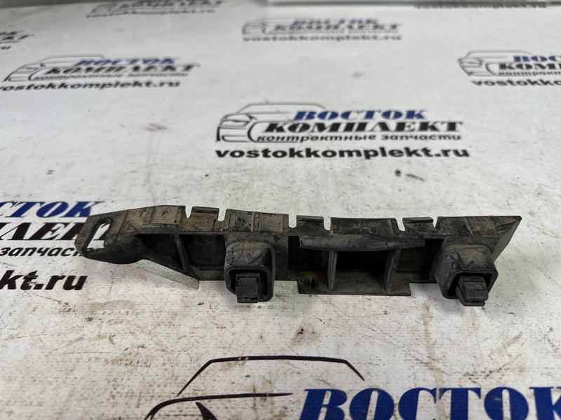 Клипса бампера Honda Stream 2002 RN4 K20A перед лев