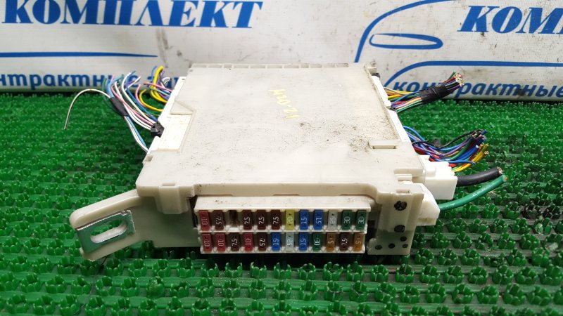 Блок предохранителей Toyota Crown GRS202 3GR-FSE