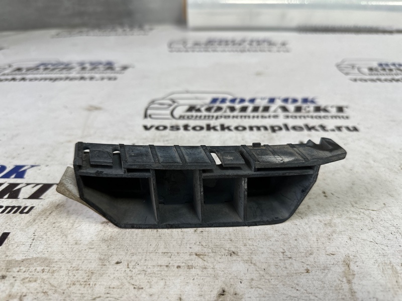 Клипса бампера Honda Fit 2002 GD1 L13A перед лев