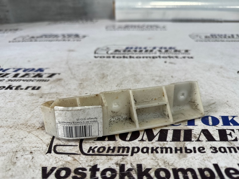 Клипса бампера Nissan March 2004 AK12 CR12DE зад лев