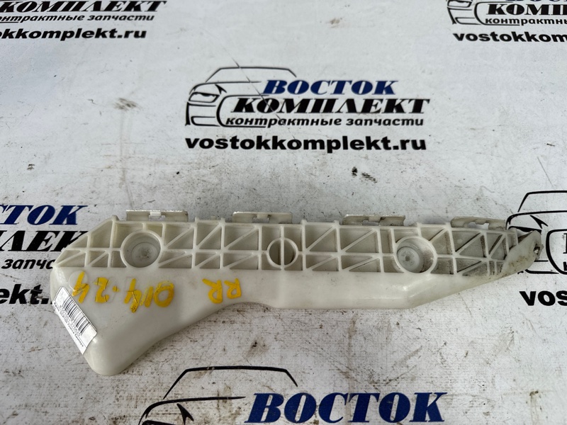 Клипса бампера Toyota Ractis 2008 SCP100 2SZ-FE зад прав