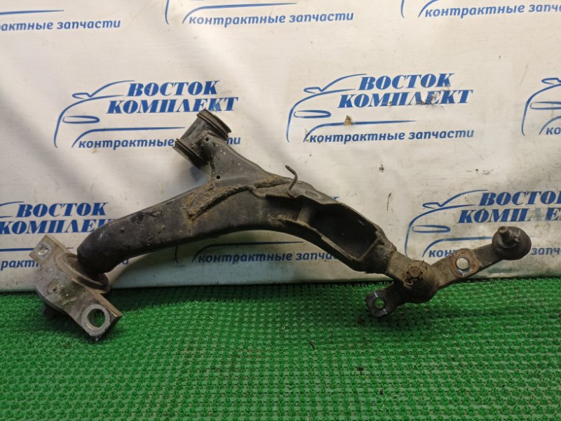 Рычаг подвески Toyota Crown GRS202 3GR-FSE перед прав