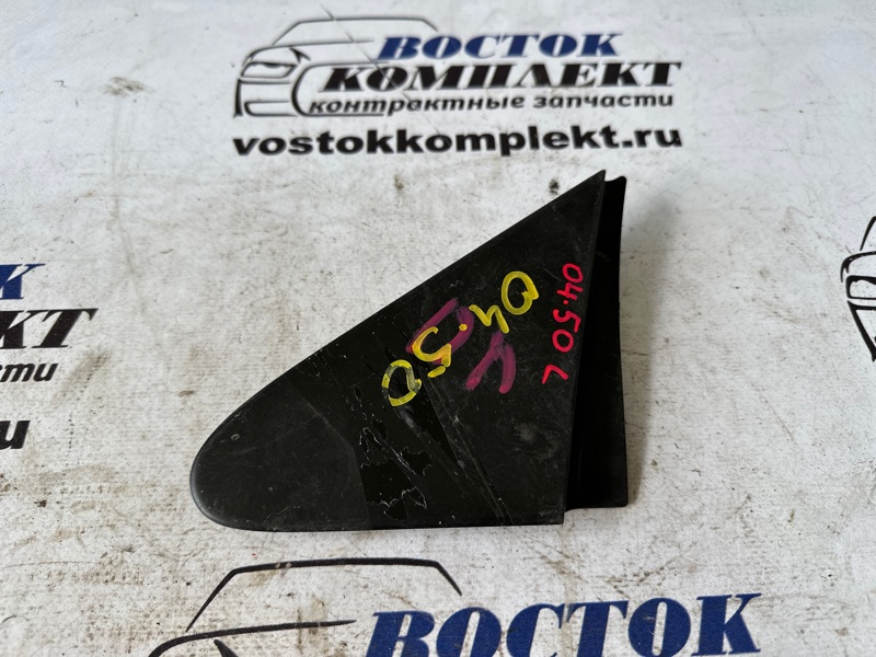 Уголок крыла Toyota Passo Sette M502E 3SZ-VE лев