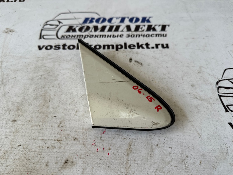 Уголок крыла Toyota Gaia SXM10G 3S-FE прав