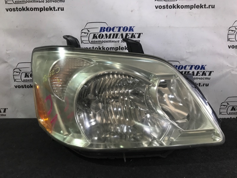 Фара Toyota Noah 2005 AZR65 1AZ-FSE прав