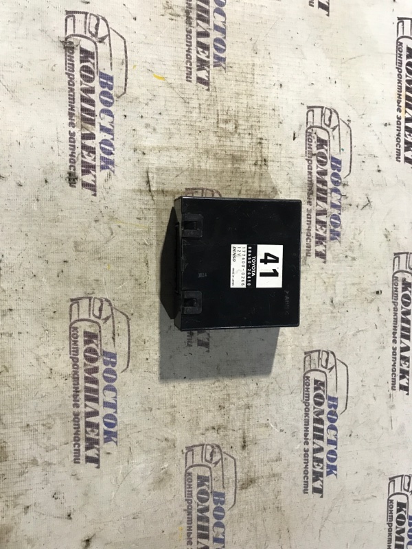 Блок управления климат-контролем Toyota Hiace KDH227B 2KD-FTV