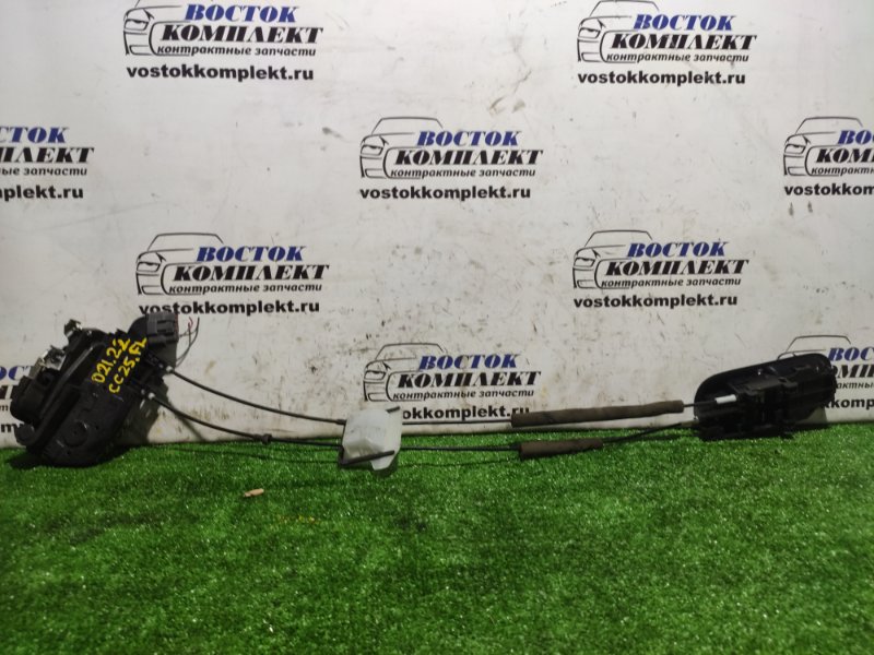 Замок дверной Nissan Serena CC25 MR20DE перед лев