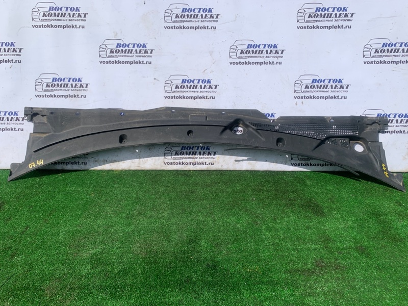 Решетка под лобовое стекло Nissan Wingroad WHNY11 QG18DE