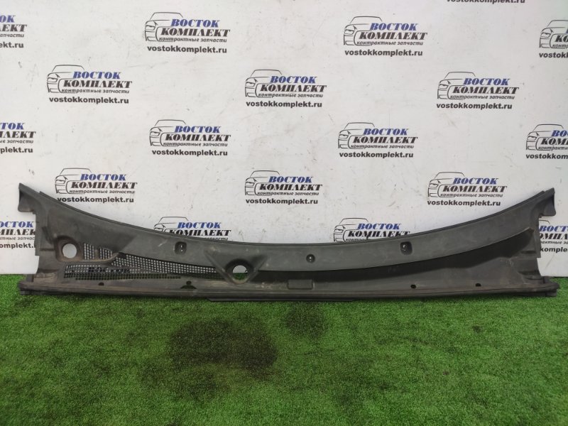 Решетка под лобовое стекло Nissan AD VY11 QG13DE