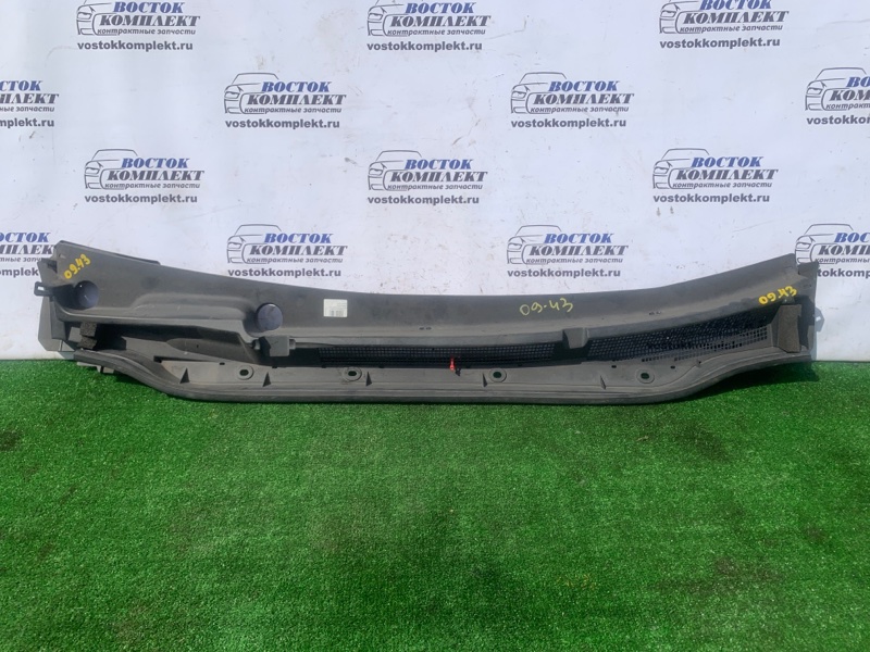 Решетка под лобовое стекло Nissan Serena FC26 MR20DD