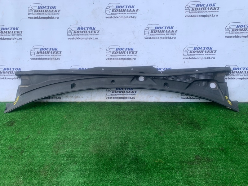 Решетка под лобовое стекло Nissan AD VHNY11 QG18DE