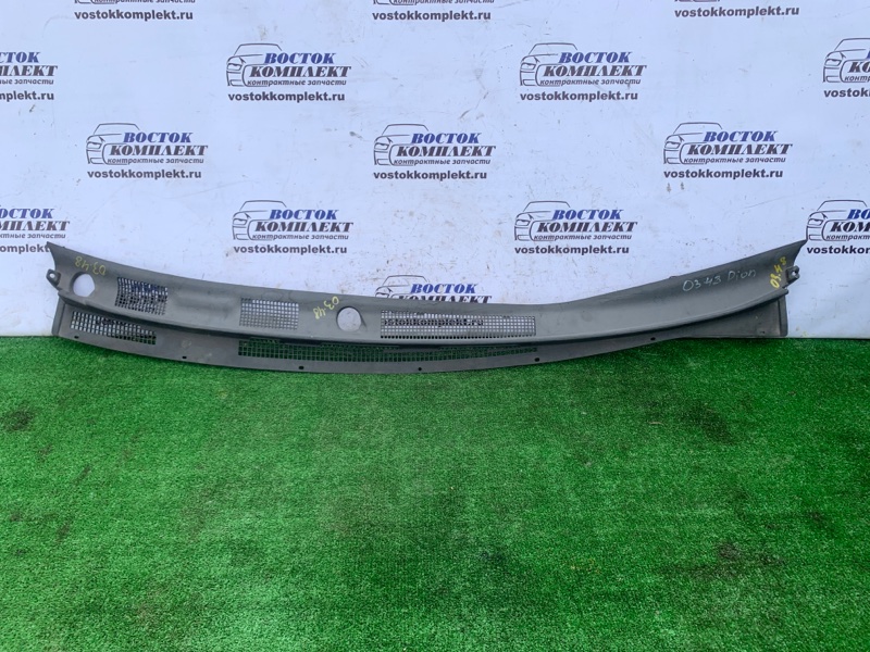 Решетка под лобовое стекло Mitsubishi Dion CR6W 4G94