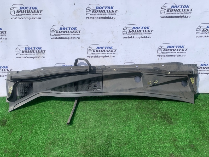 Решетка под лобовое стекло Nissan Serena C25 MR20DE