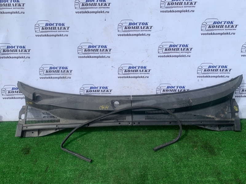 Решетка под лобовое стекло Toyota Succeed NCP55V 1NZ-FE