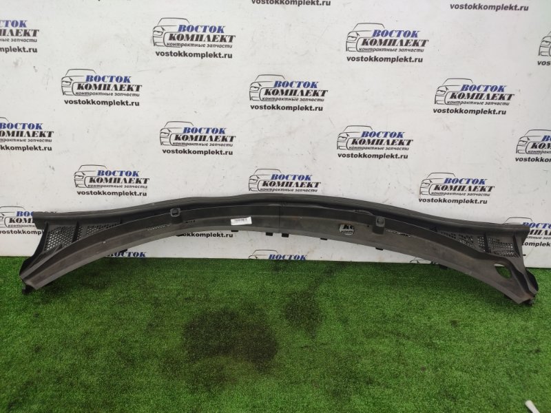 Решетка под лобовое стекло Mazda Axela BLFFP PE-VPS