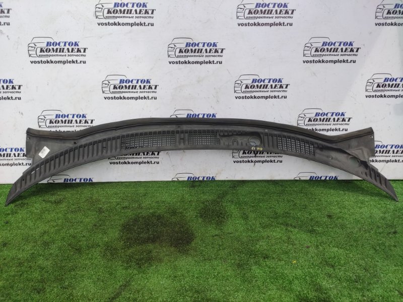 Решетка под лобовое стекло Toyota Townace Noah CR50G 3C-T