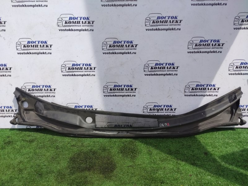 Решетка под лобовое стекло Toyota Ipsum ACM21W 2AZ-FE