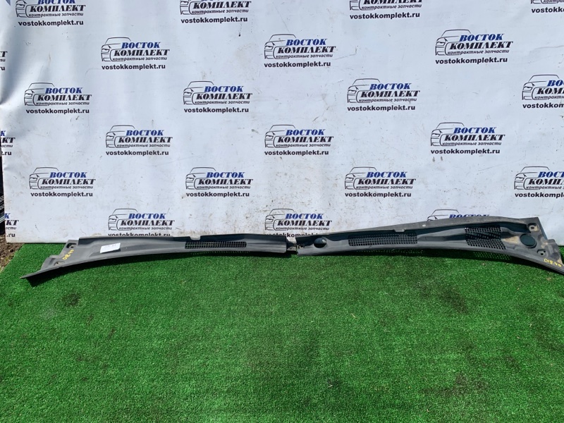 Решетка под лобовое стекло Mitsubishi Debonair 1999 S26A 6G74