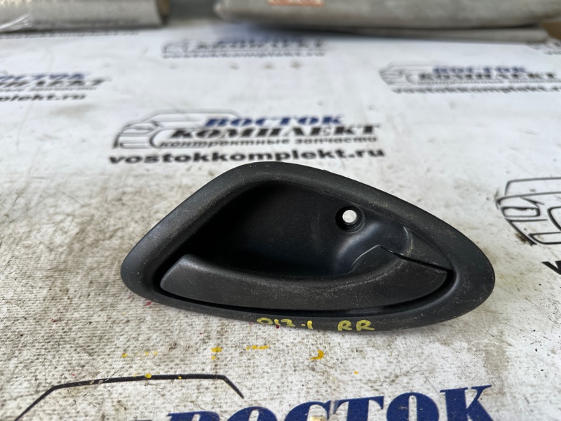 Ручка внутренняя Honda Fit 2002 GD1 L13A зад прав