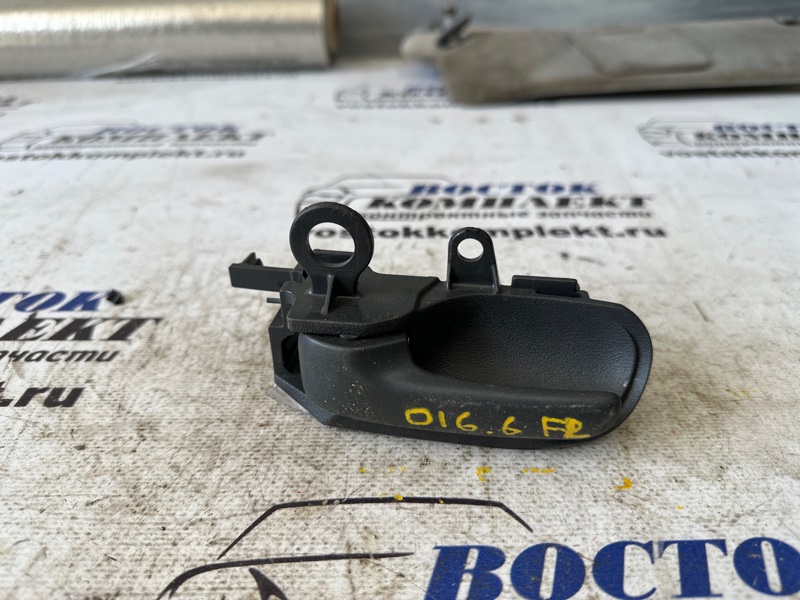 Ручка внутренняя Toyota Vitz SCP10 1SZ-FE перед лев