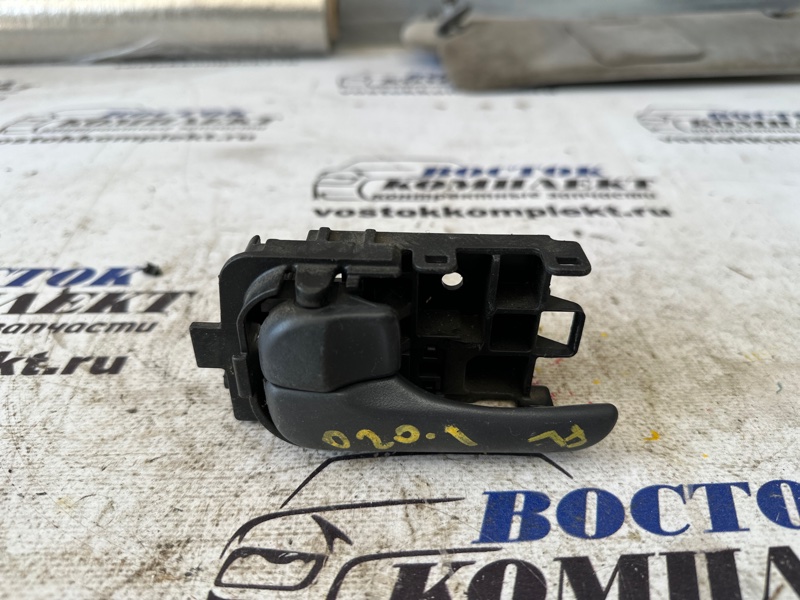 Ручка внутренняя Nissan AD VFY11 QG15DE перед лев