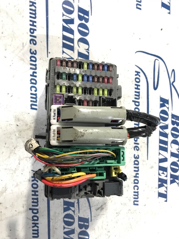 Блок предохранителей салонный Honda Stream 2010 RN6 R18A