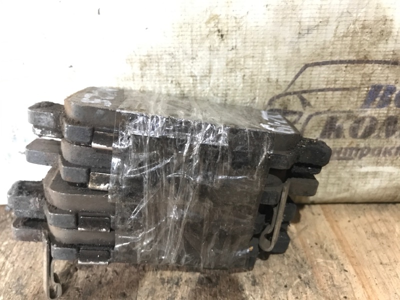 Колодки тормозные Nissan Serena 2010 C25 MR20DE зад