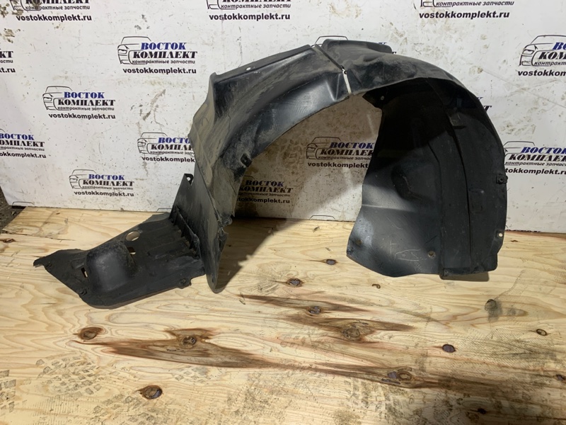 Подкрылок Mitsubishi Debonair 1999 S26A 6G74 перед лев