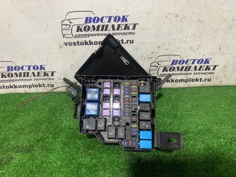 Блок предохранителей Mazda Demio DEJFS P3-VPS