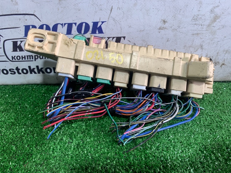 Блок предохранителей Mazda MPV LW3W L3-DE