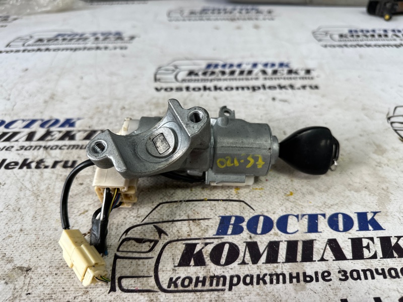 Замок зажигания Toyota Noah AZR65 1AZ-FSE