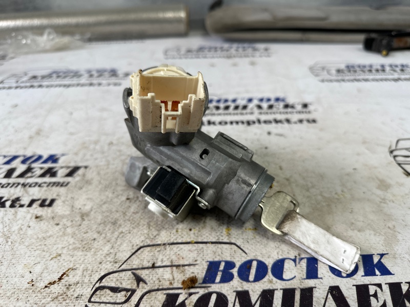 Замок зажигания Toyota Vitz 2006 SCP90 2SZ-FE