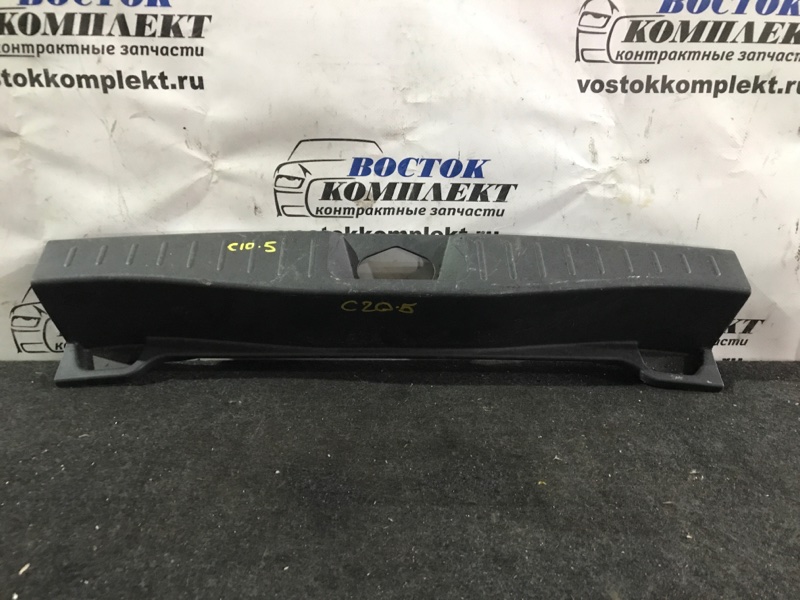 Накладка багажника Toyota Passo 2008 KGC10 1KR-FE