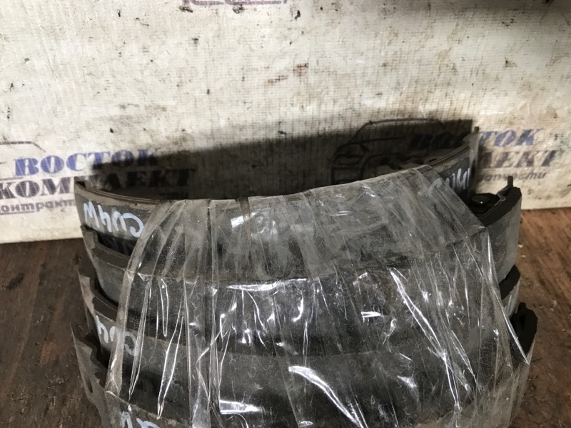 Колодки стояночного тормоза Mitsubishi Airtrek 2001 CU4W 4G64 зад