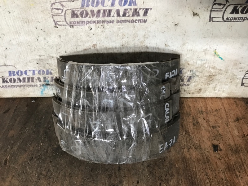 Колодки стояночного тормоза Mitsubishi Galant EA7A 4G94 зад