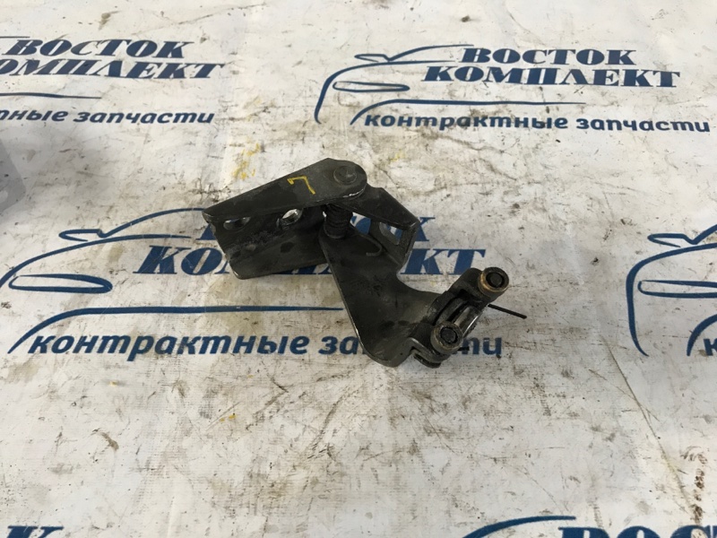 Ролик двери Honda Elysion 2006 RR1 K24A зад лев