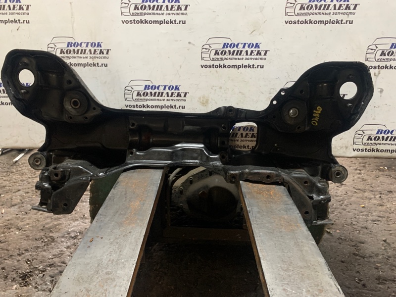 Балка поперечная Mitsubishi Debonair 1999 S26A 6G74 зад