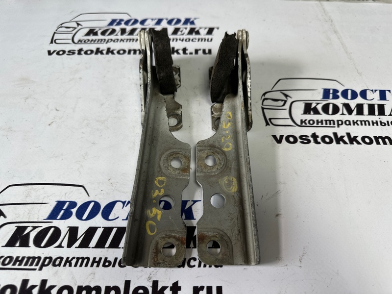 Петля капота Mitsubishi Lancer Cargo CS2V 4G15