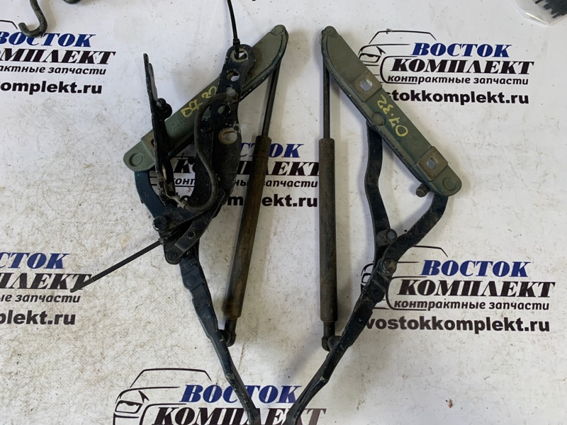 Амортизатор капота BMW 325i E46 M54